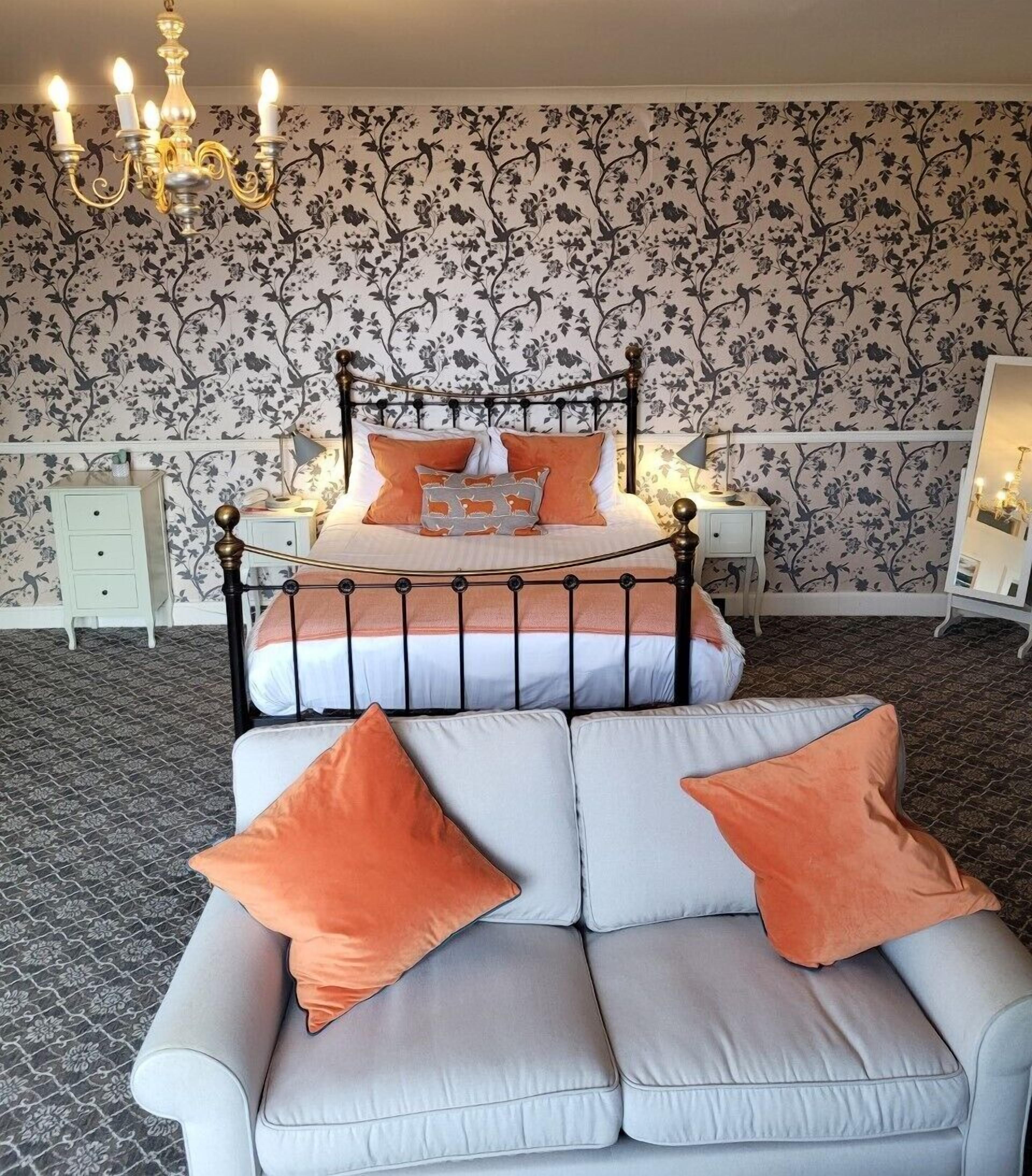 suite | 1 bedroom, premium bedding, individually furnished, desk