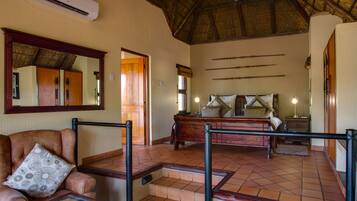 Luxury Room | Minibar, in-room safe, laptop workspace, iron/ironing board