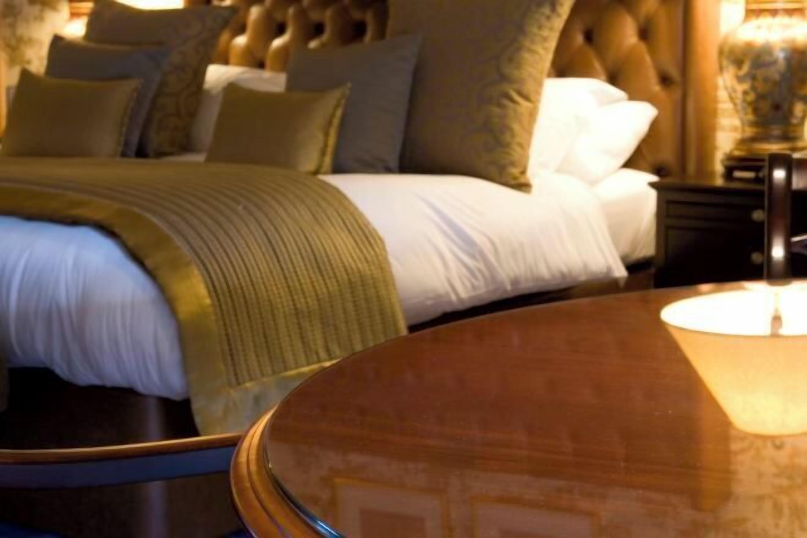 意大利 Frette 床單、高級寢具、房內夾萬、獨特設計