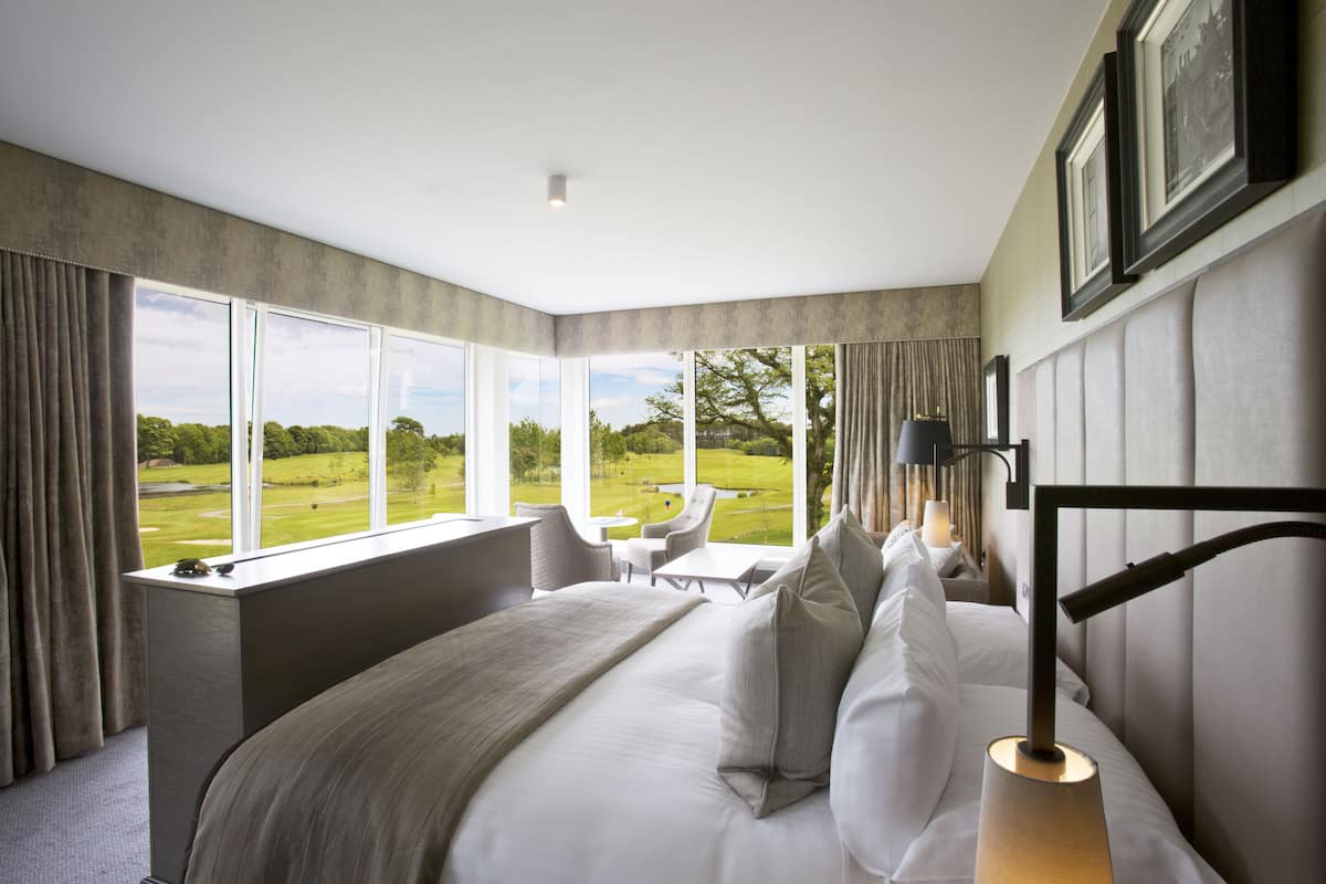 5 bedrooms, frette italian sheets, premium bedding, in-room safe