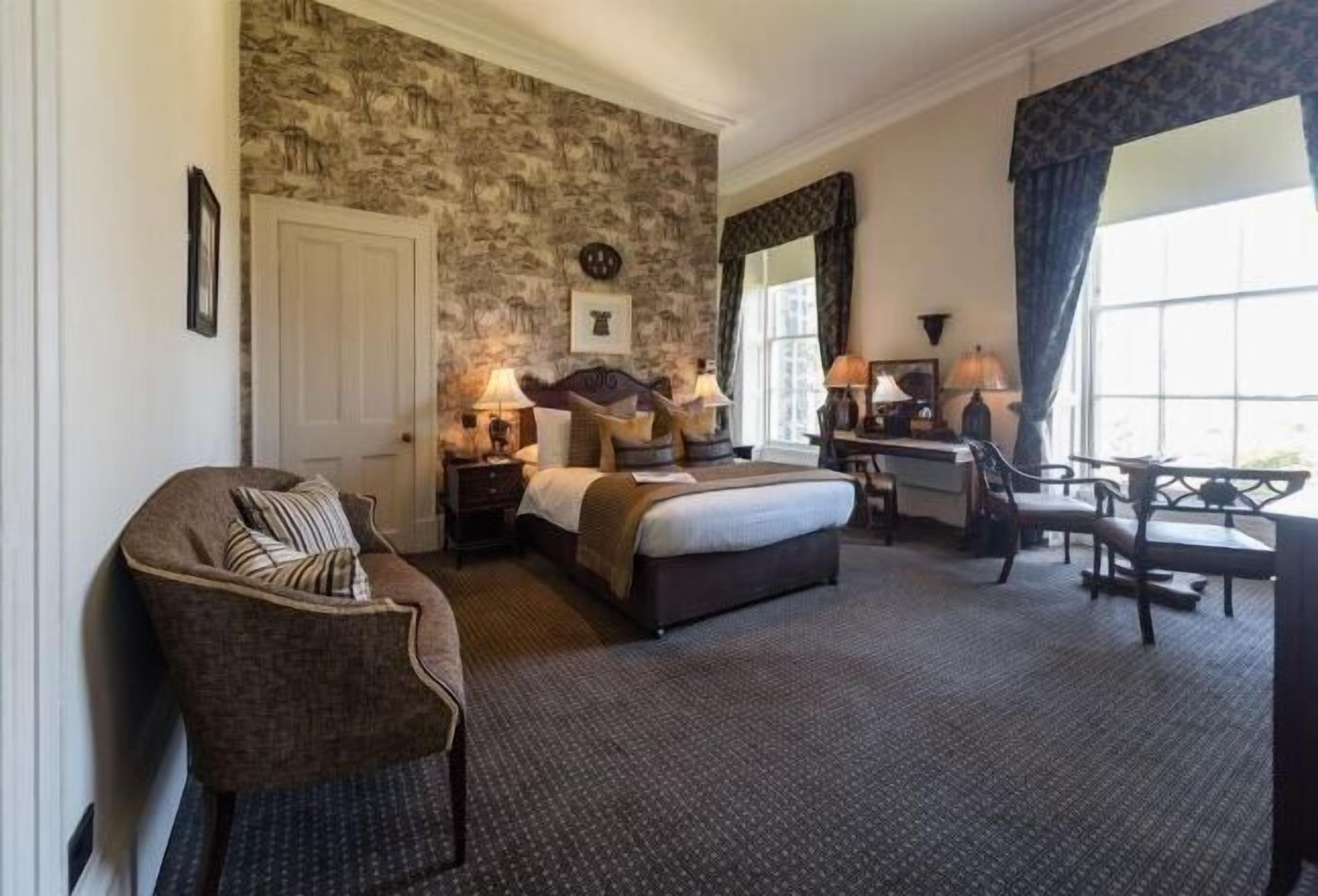 意大利 Frette 床單、高級寢具、房內夾萬、獨特設計