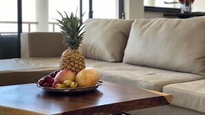 Design Condo, 2 Queen Beds, Ocean View, Sea Facing - Condo Hotels Samara Heights (Sámara)