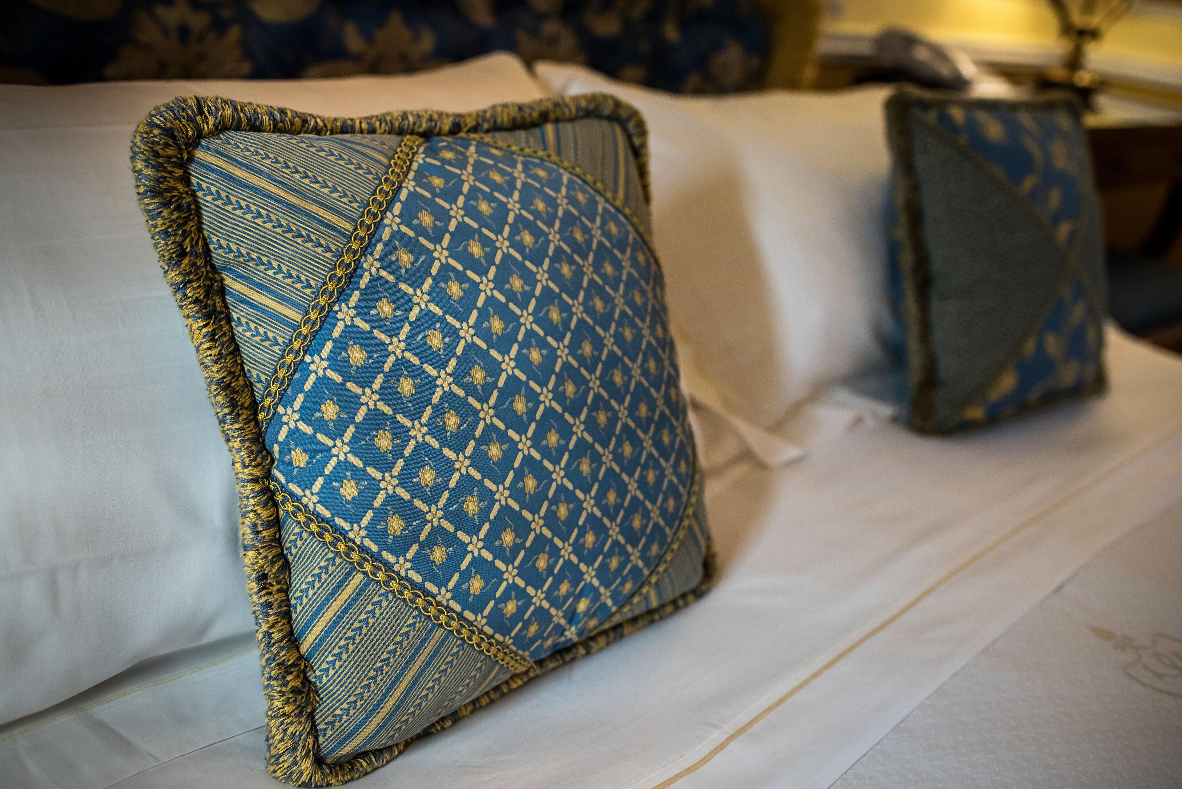 deluxe double or twin room | down duvets, minibar, in-room safe, soundproofing