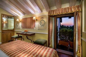 Down duvets, minibar, in-room safe, soundproofing