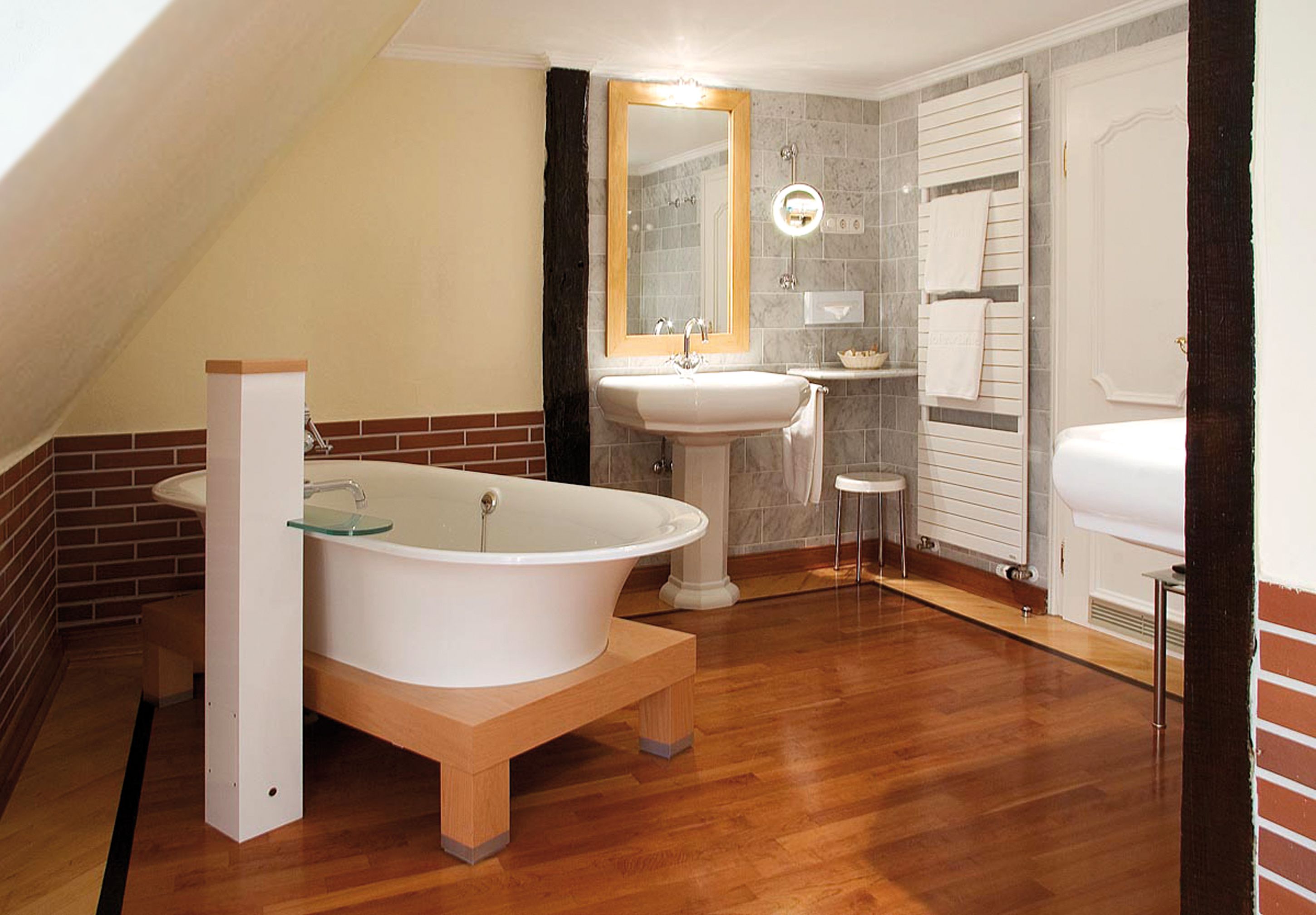 double room | hypo-allergenic bedding, down duvets, free minibar items, in-room safe