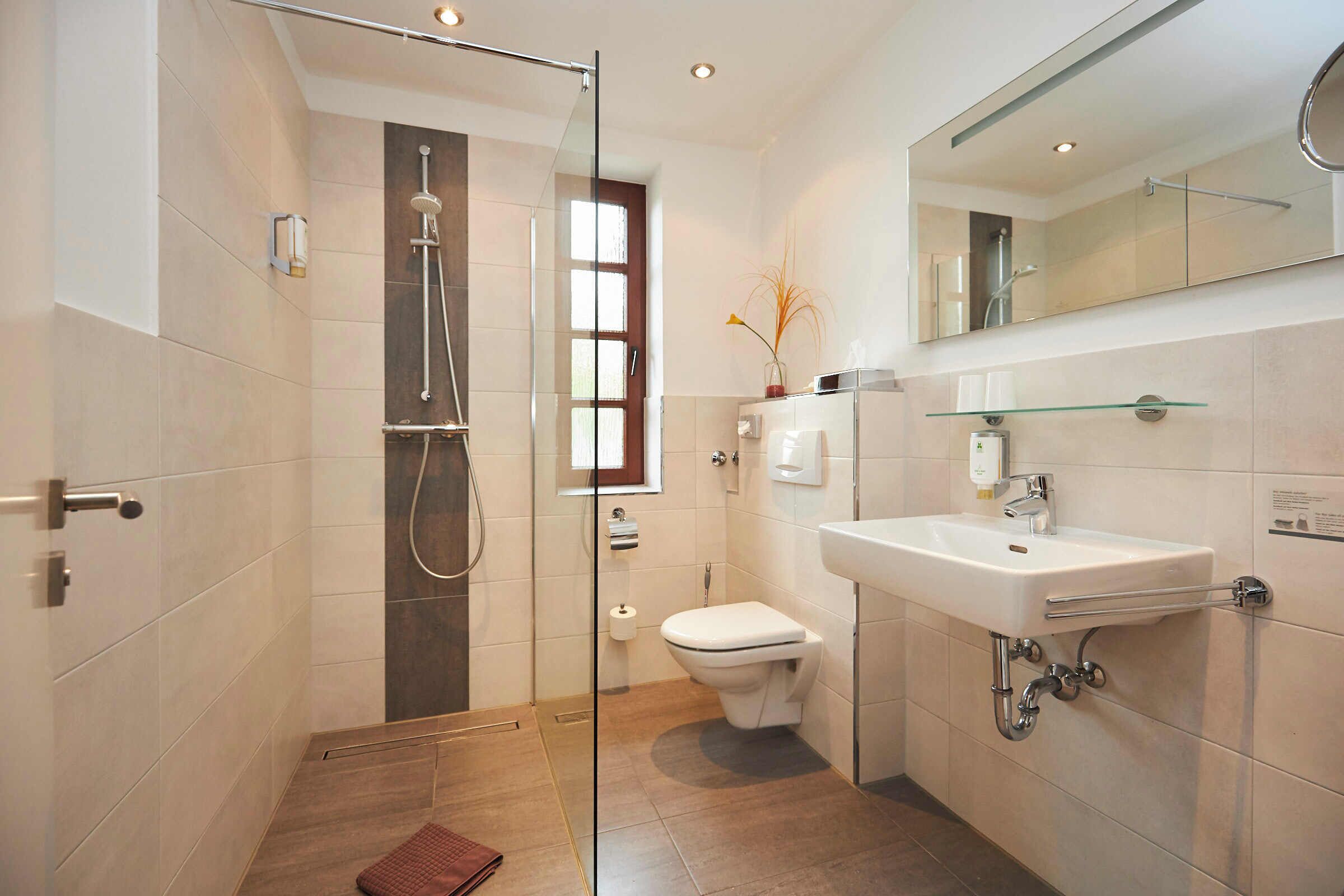 Standard Double Room | Bathroom | Free toiletries, hair dryer, towels, soap