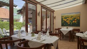 FrĂŒhstĂŒck, Mittagessen, Abendessen, deutsche KĂŒche