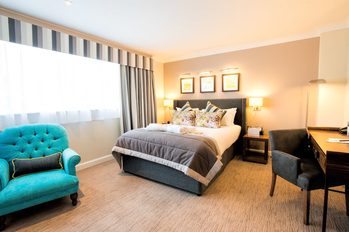 premium bedding, in-room safe, desk, blackout curtains