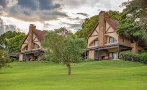 Exterior - Pine Lake Inn (Mbombela)