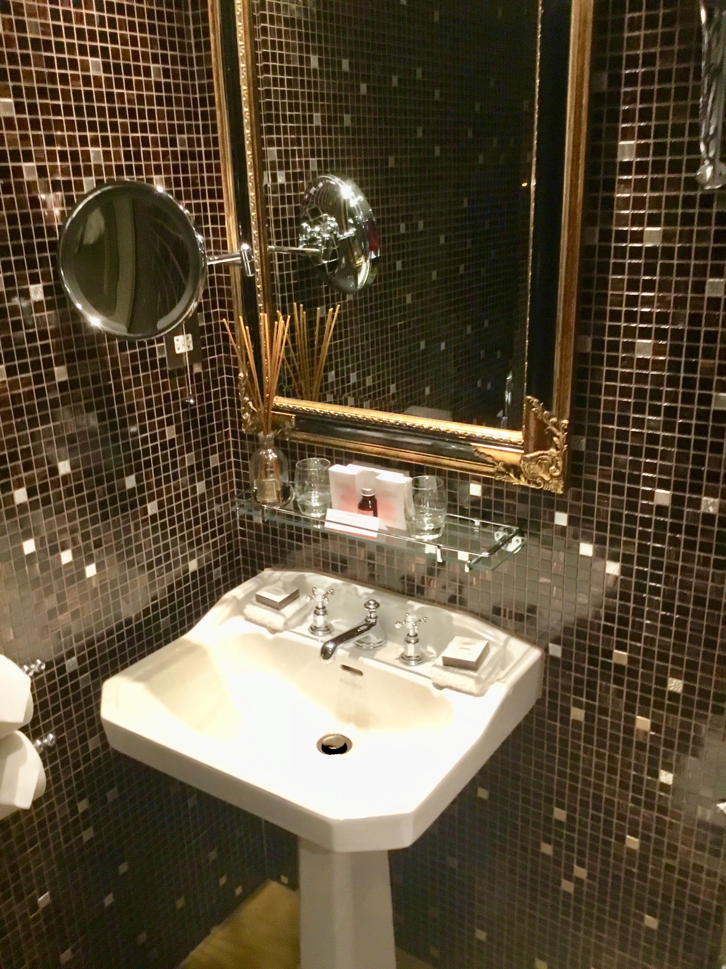 luxury room | bathroom sink