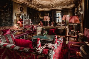 50-inch Smart TV with satellite channels, DVD player