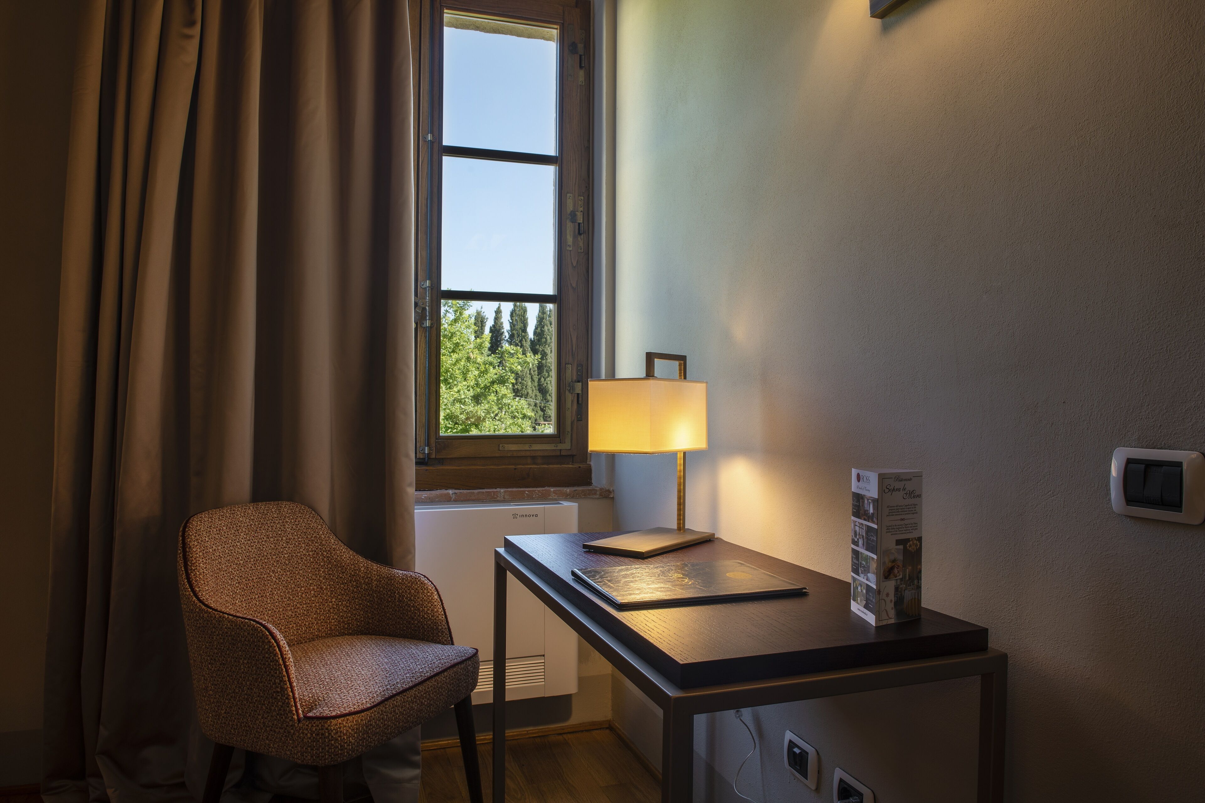 1 bedroom, in-room safe, individually decorated, individually furnished