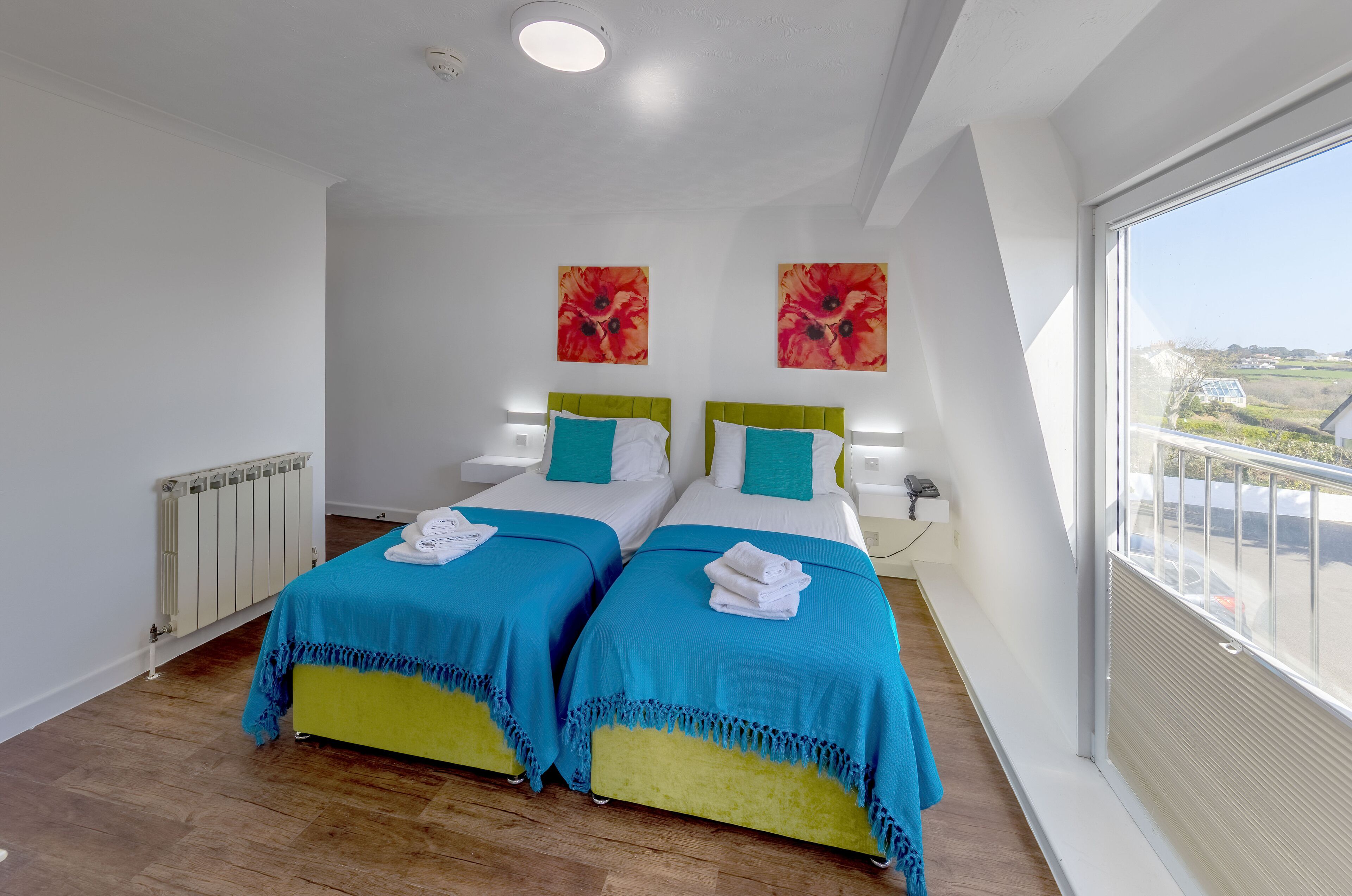 superior twin room | desk, iron/ironing board, bed sheets