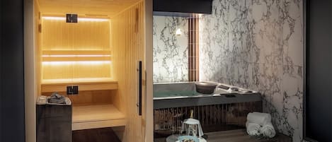 Indoor spa tub