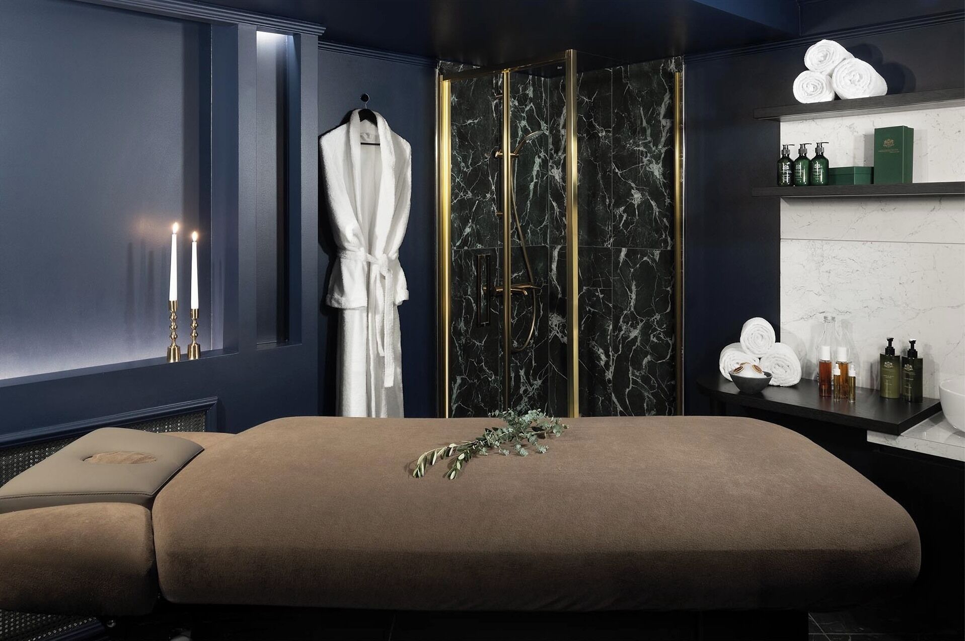 Sauna, steam room, body treatments, 3 treatment rooms, massages