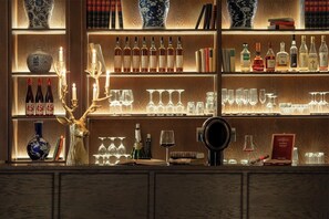 Bar (on property) - Schlosshotel Althörnitz (Bertsdorf-Hoernitz)