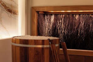 Sauna, steam room, body treatments, 3 treatment rooms, massages - Schlosshotel Althörnitz (Bertsdorf-Hoernitz)
