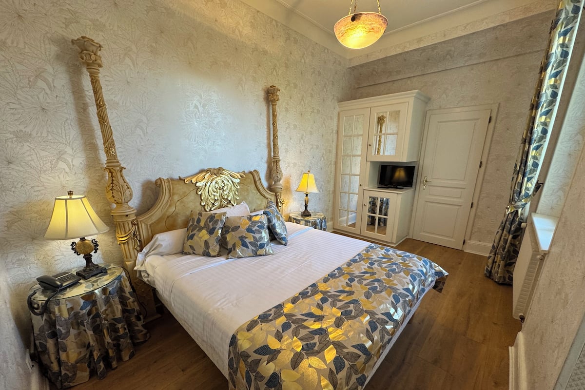 Phòng đôi hoặc 2 giường đơn (Prestige) | Két bảo mật tại phòng, bàn, bàn ủi/dụng cụ ủi quần áo