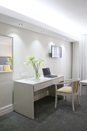 In-room safe, desk, laptop workspace, blackout drapes - Hollow on the Square City Hotel (Cape Town)