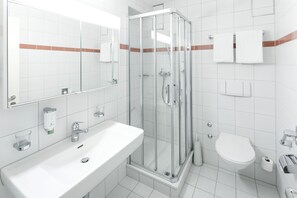 Double Room (incl. SPA entrance) | Bathroom | Shower, bathrobes