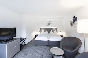 Junior Suite | In-room safe, desk, free WiFi