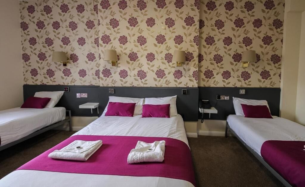 Photo - Hyde Park Court Hotel