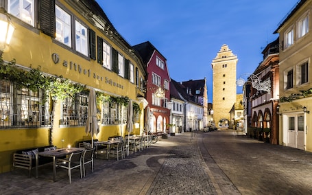 Fassade der Unterkunft. Hotel Zur Schwane