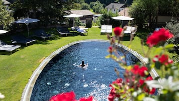 Outdoor pool, pool umbrellas, sun loungers