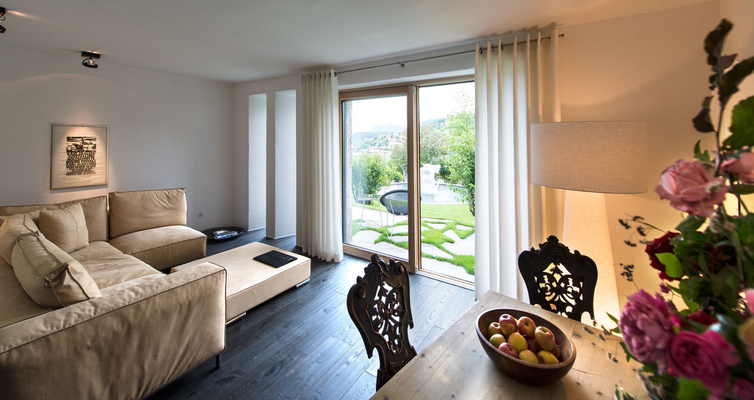 comfort suite | living area | tv, heated floors