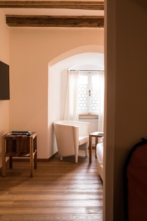 Single Room | Premium bedding, minibar, in-room safe, individually decorated