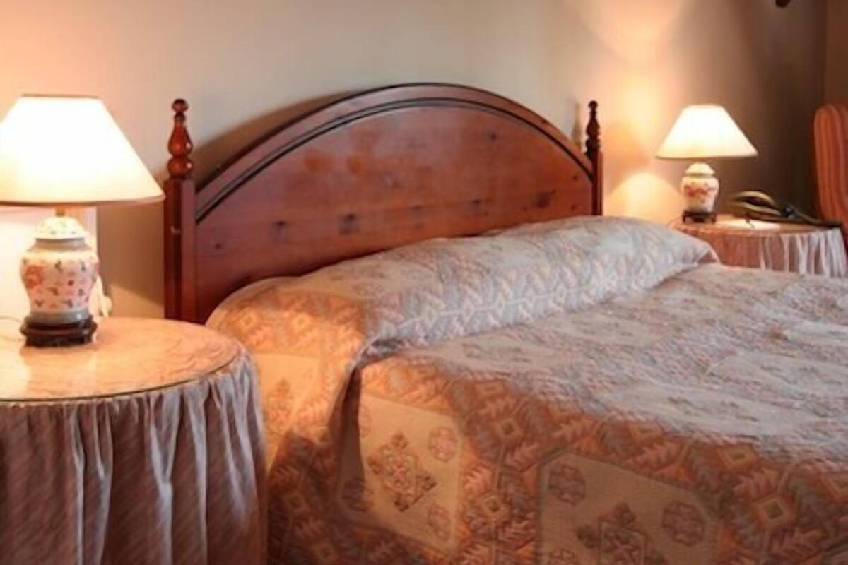 Chambre familiale | Fer et planche à repasser, lit de bébé, Wi-Fi