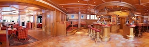 Bar-salon dans le hall