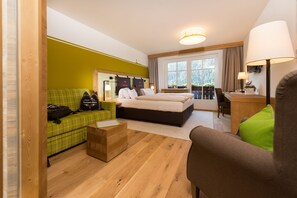 Superior Double Room, Balcony | Hypo-allergenic bedding, minibar, in-room safe, free WiFi