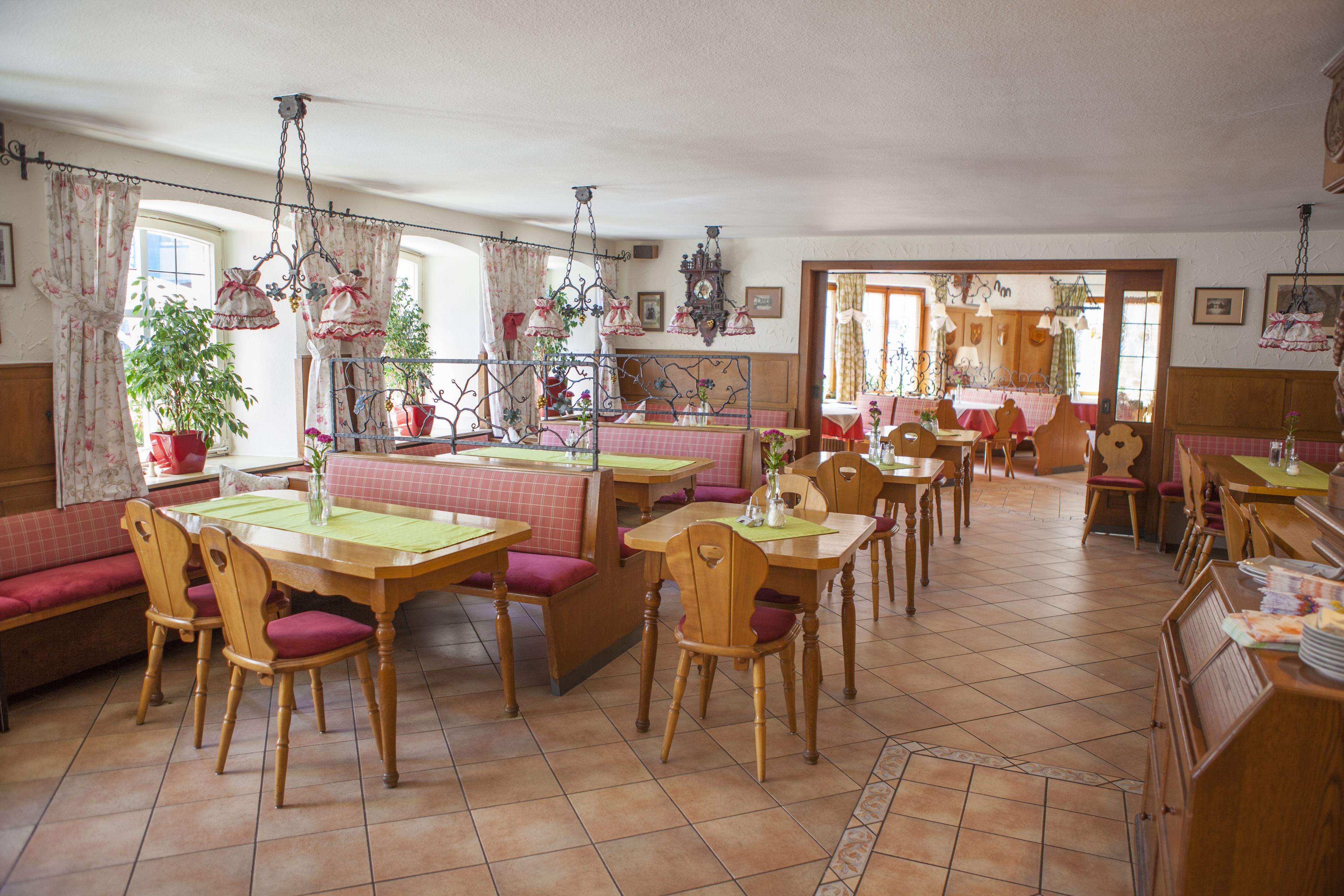 包含每日自助早餐