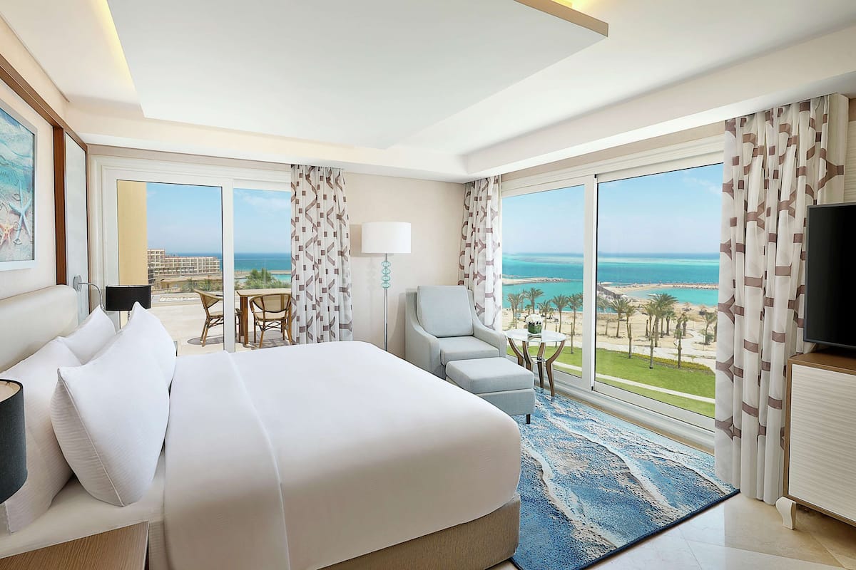 Suite, 2 Bedrooms, Kitchenette, Sea View (Infinity) | Hypo-allergenic bedding, minibar, in-room safe, blackout curtains