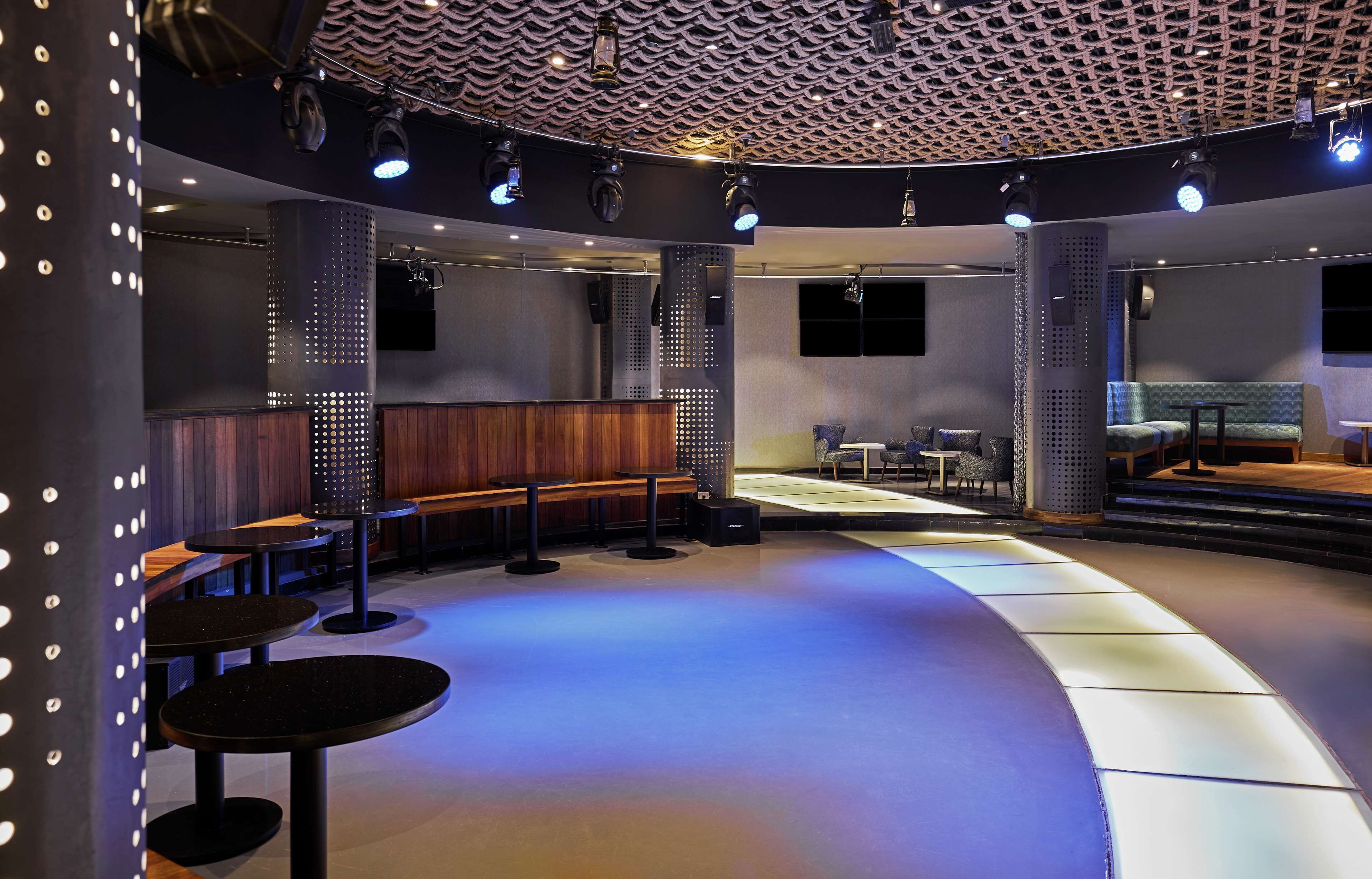 6 bars/lounges, 2 poolside bars, swim-up bar, beach bar