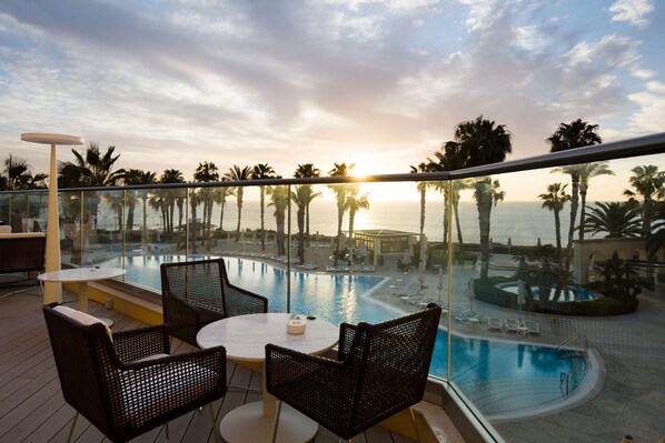 Indoor pool, 2 outdoor pools, pool umbrellas, pool loungers