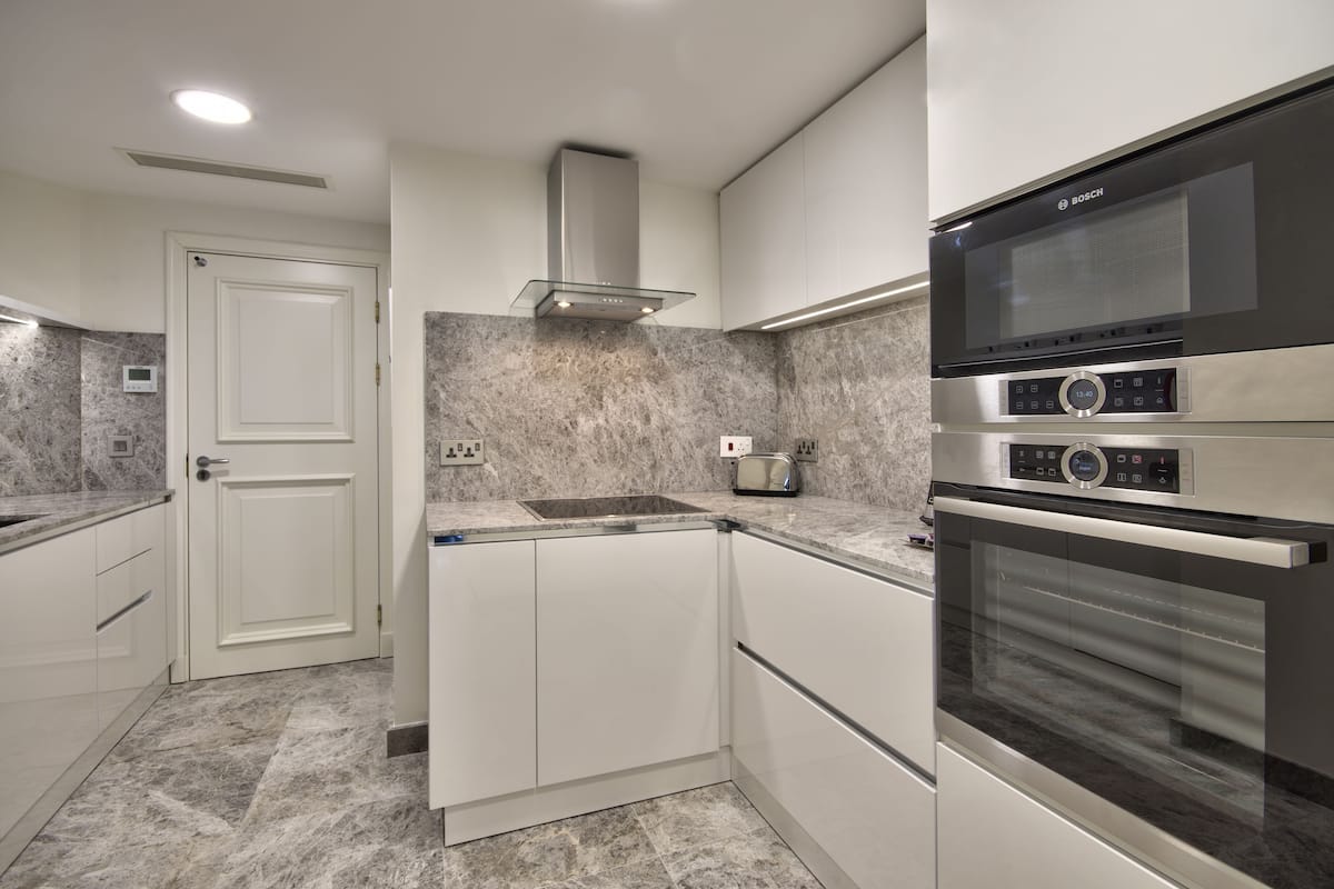 presidential suite, 1 king bed, non smoking | private kitchen | coffee/tea maker