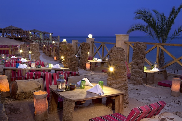 4 restoran, sarapan dihidangkan