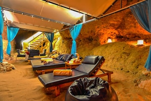 Private beach, beach umbrellas, beach towels, beach massages - Safir Sharm Waterfalls Resort (Sharm El Sheikh)