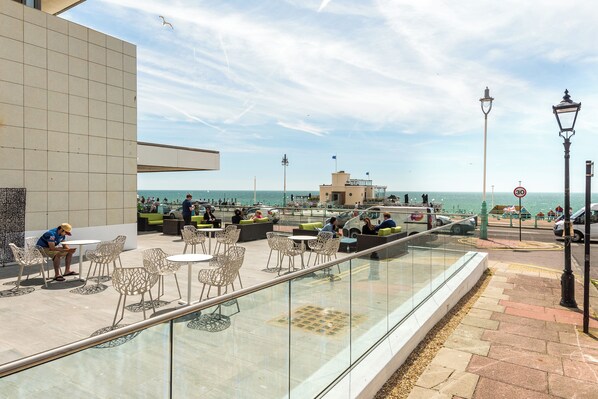 Exterior - Holiday Inn Brighton Seafront by IHG (Brighton)