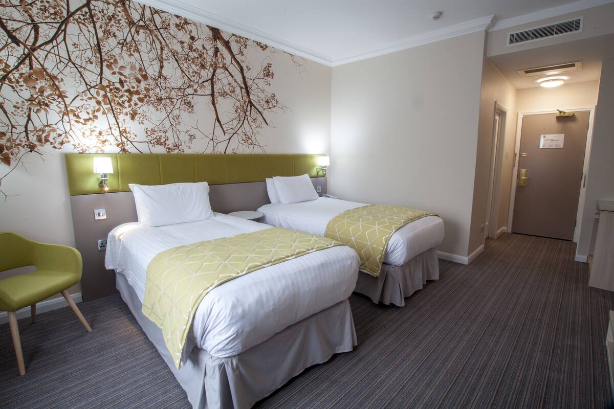 Standard Room, 2 Twin Beds (Mini Fridge) | In-room safe, desk, laptop workspace, soundproofing