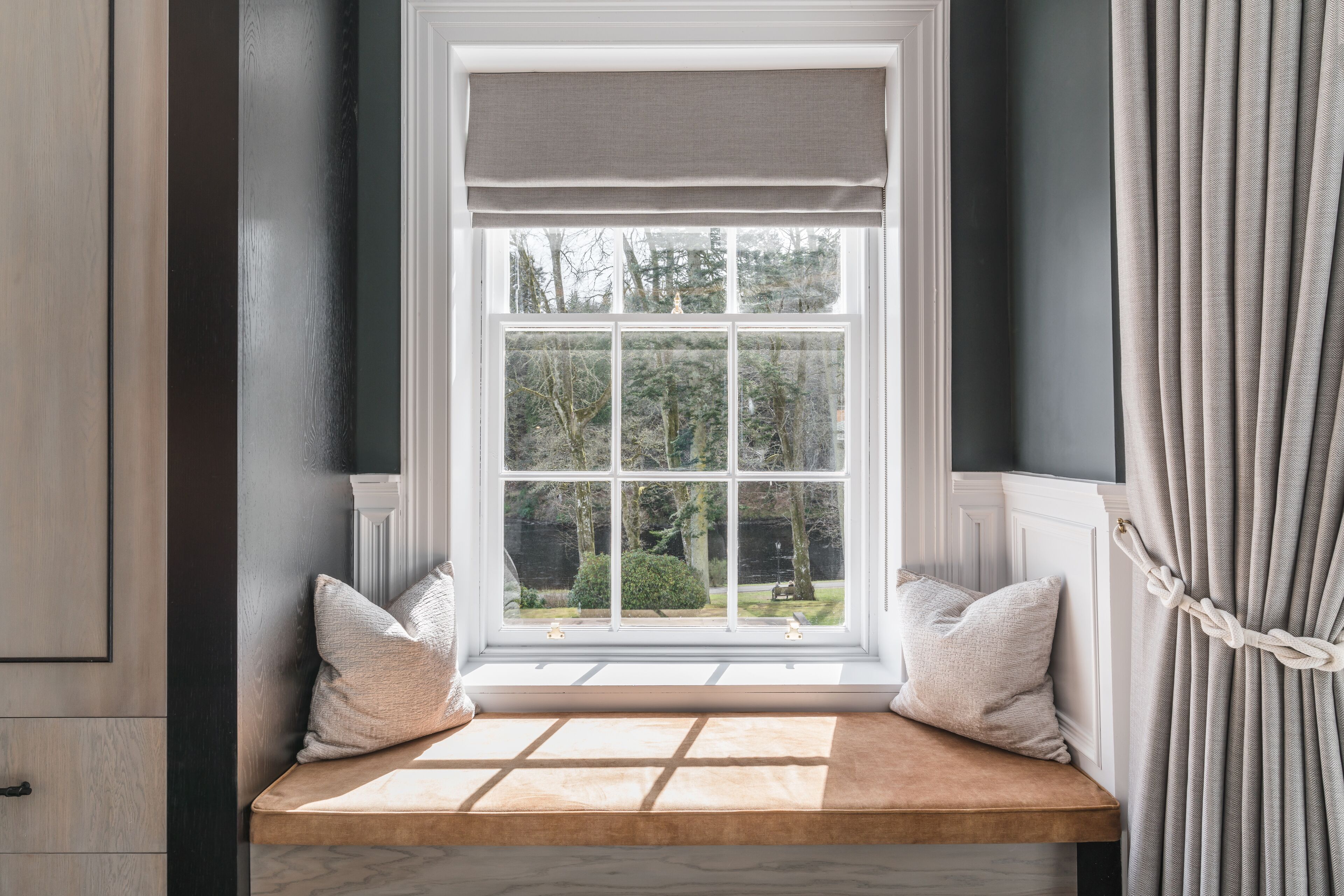 cally suite | living area | tv