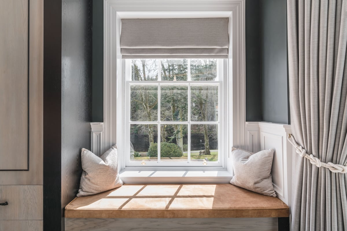 cally suite | living area | tv