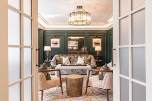 Atholl Suite | Individually decorated, desk, laptop workspace, iron/ironing board