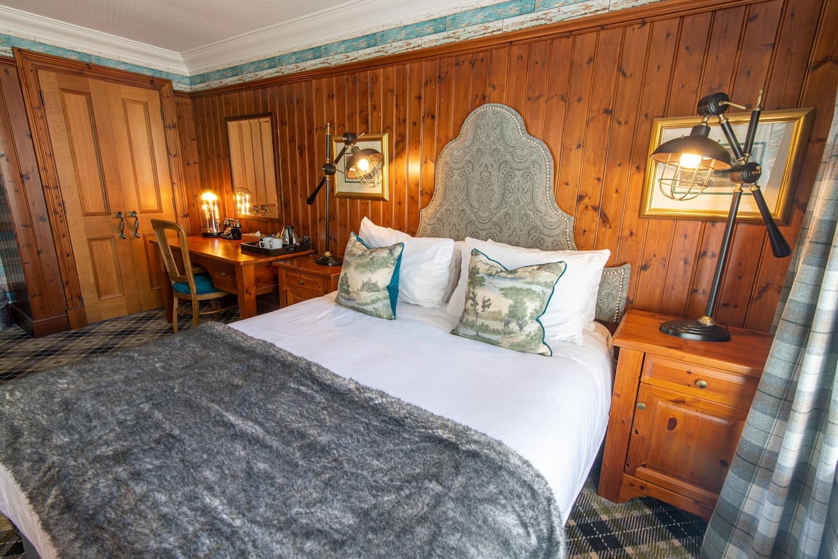 Fisherman's Cottage - Annex Building | Individually decorated, desk, laptop workspace, iron/ironing board