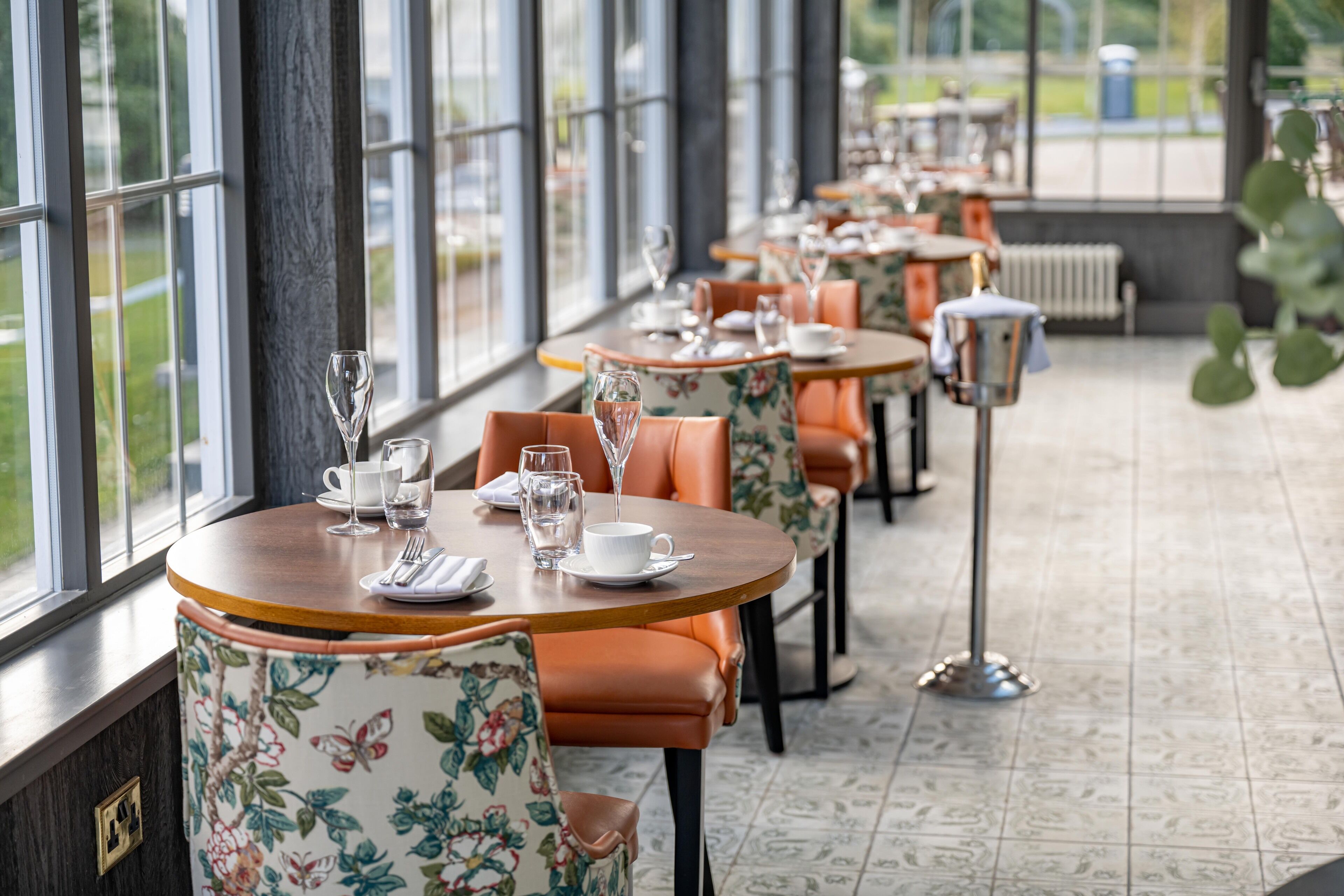 breakfast, lunch and dinner served