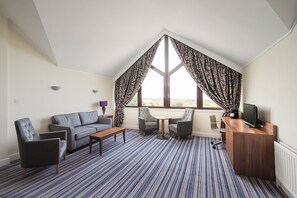 In-room safe, desk, soundproofing, iron/ironing board - Holiday Inn Glasgow East Kilbride by IHG (Glasgow)