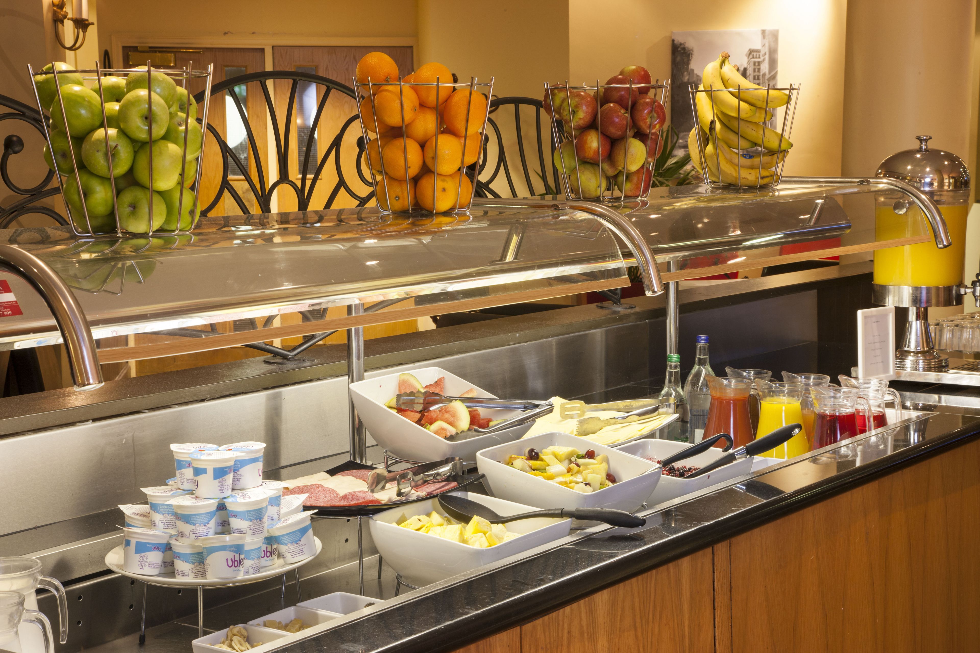 Daily buffet breakfast (GBP 16.95 per person)