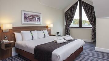 Safe på rommet, skrivebord, lydisolert og strykejern/-brett